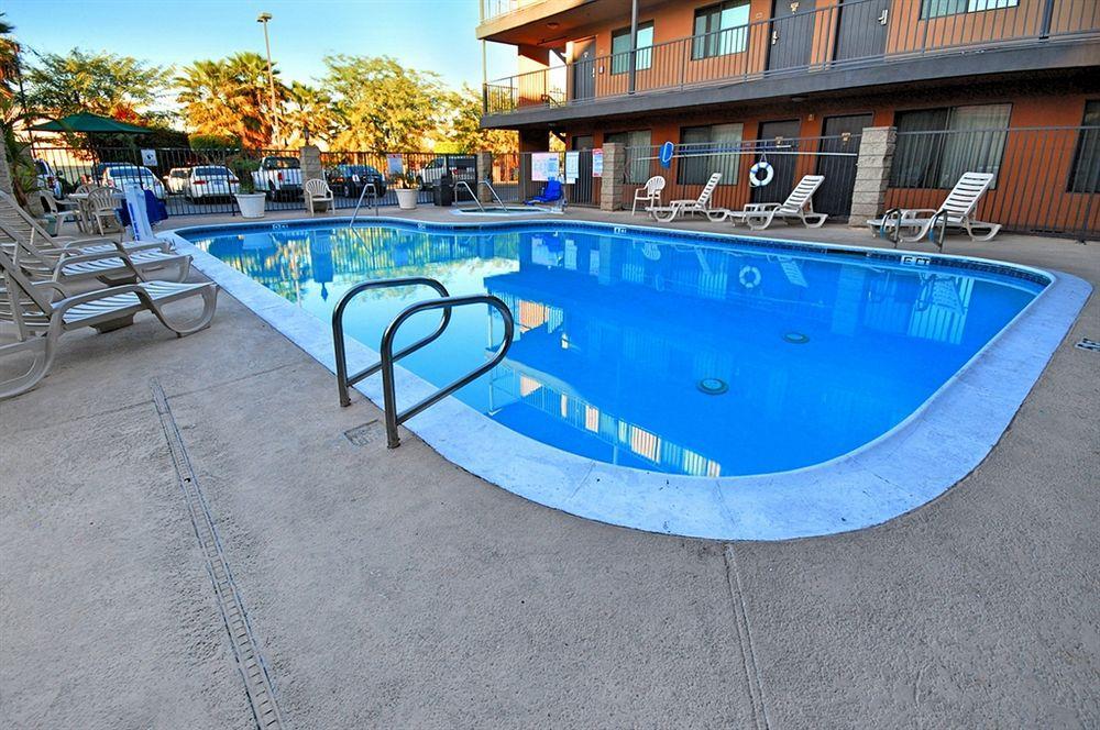 Quality Inn & Suites Bell Gardens-Los Angeles Exterior photo