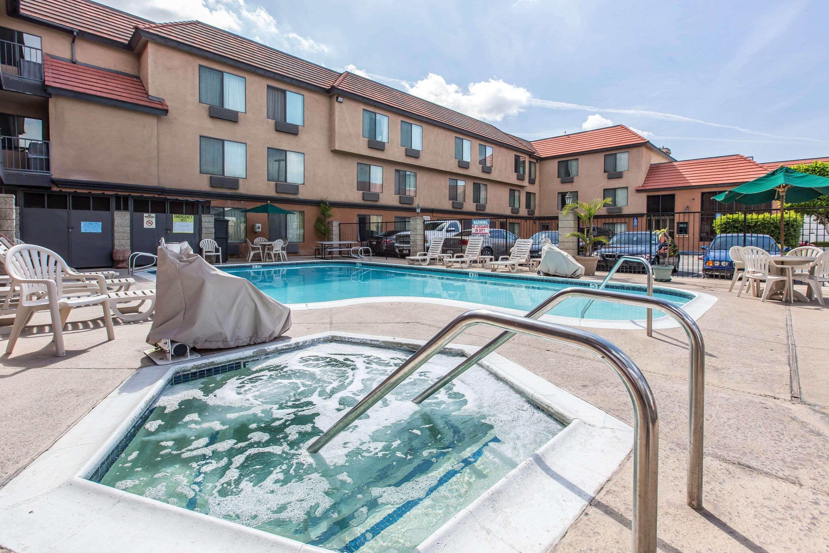 Quality Inn & Suites Bell Gardens-Los Angeles Exterior photo